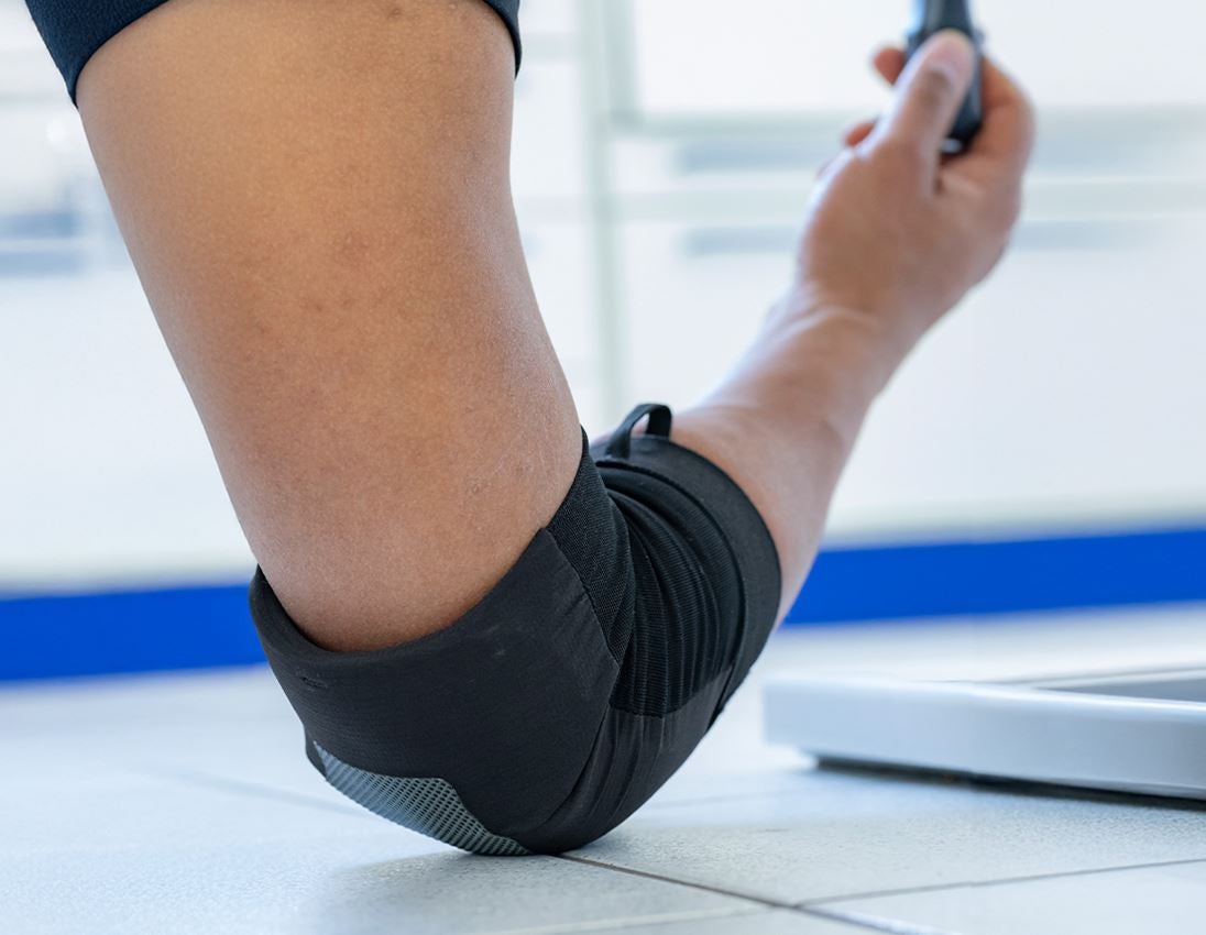 Príslušenstvo: e.s. lakťový chránič Flex-Comfort + čierna