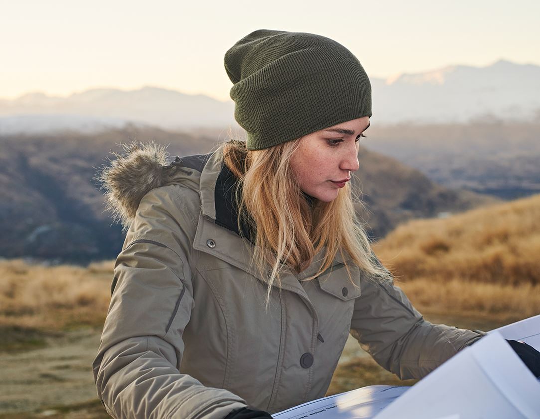 Doplnky: Štrikovaná čapica e.s.motion ten + maskáčová zelená 1