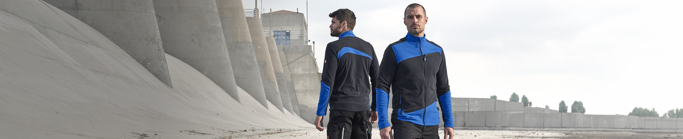 Fleecové bundy pre mužov od Strauss