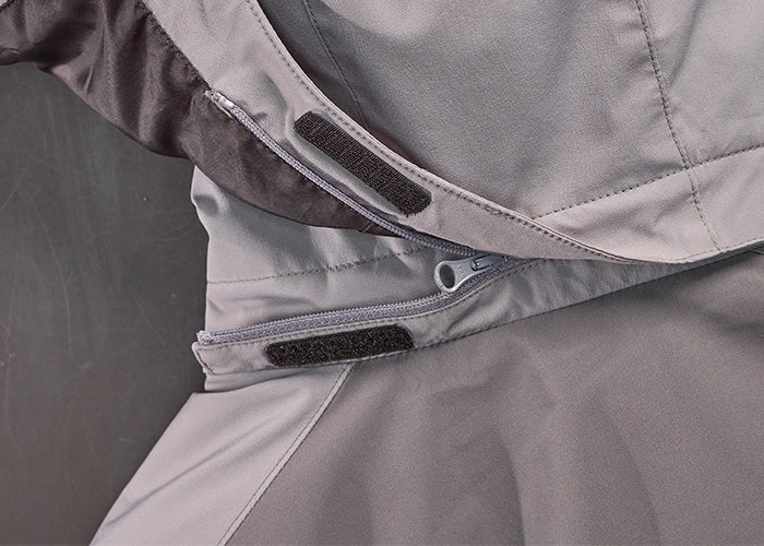 čiastočne odpojená kapucňa
