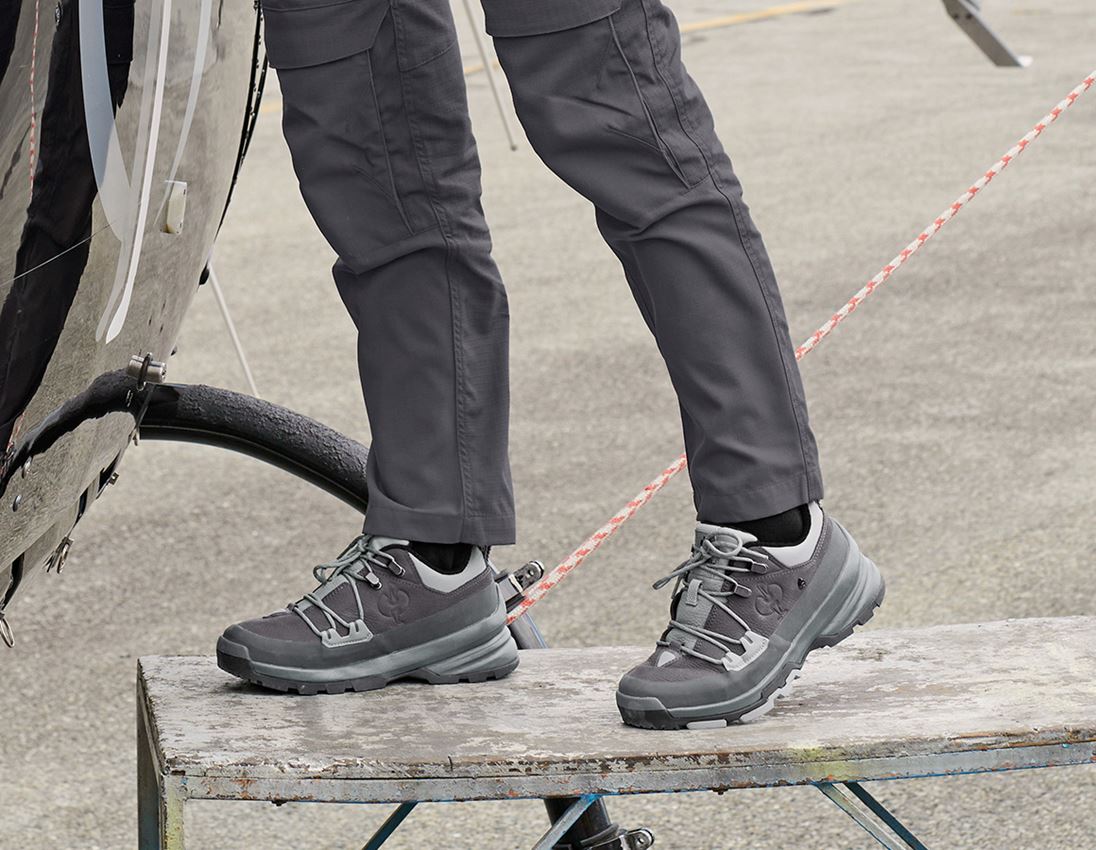 O2: O2 work shoes e.s. Ruma low + anthracite 1