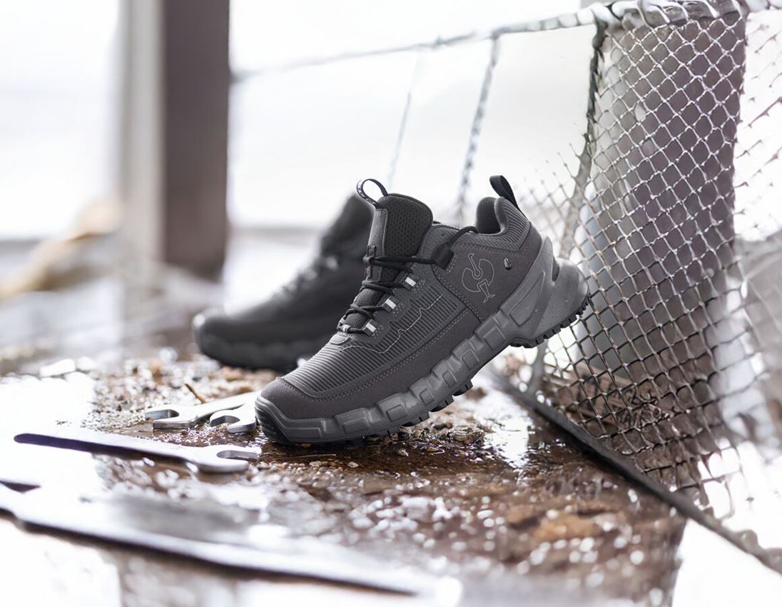 O6: O6 Work shoes e.s. Brixen low + carbongrey