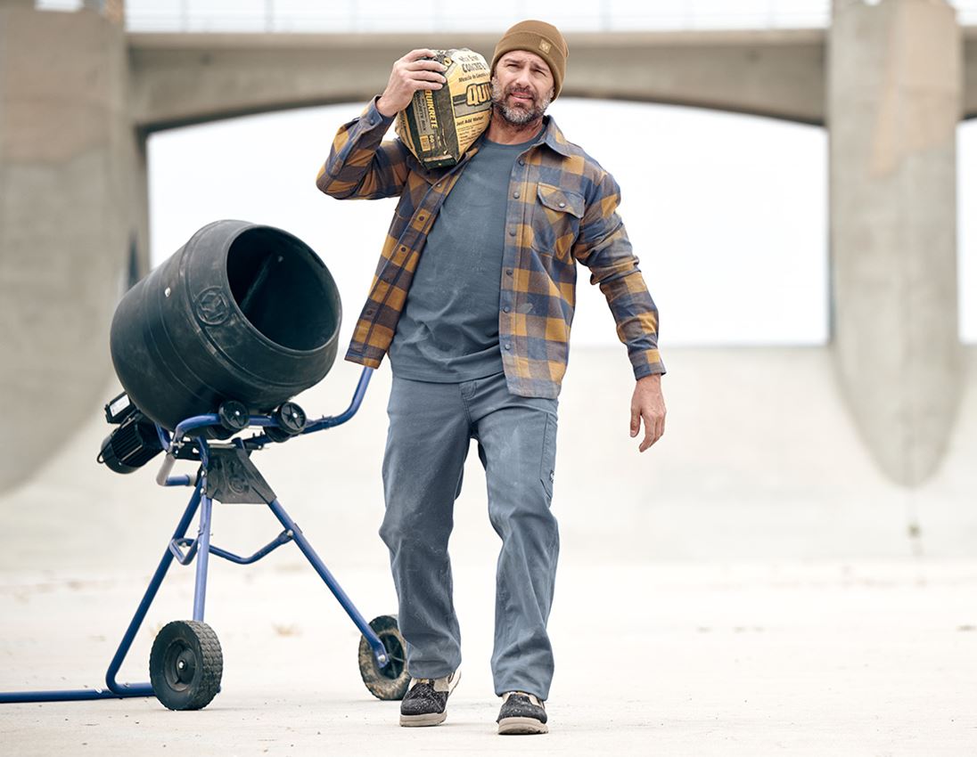 Topics: T-shirt heavy e.s.iconic + oxidblue 7