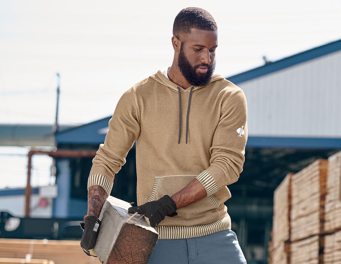 Topics: Knitted hoody e.s.iconic + almondbrown