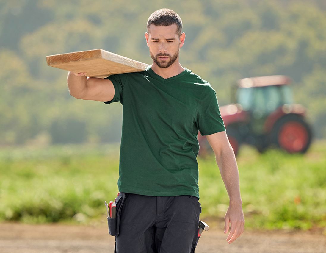 Shirts, Pullover & more: e.s. T-shirt cotton V-Neck + green