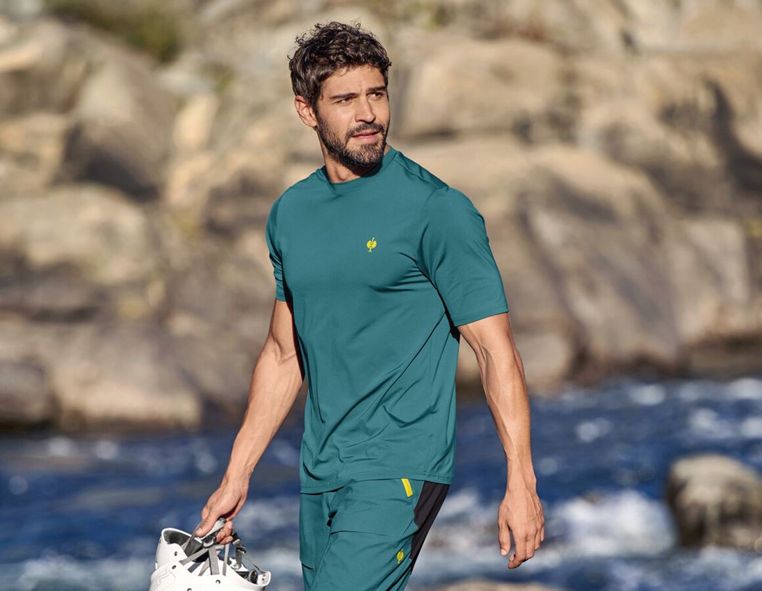 Clothing: Functional t-shirt UV e.s.trail + emeraldgreen/chromeyellow