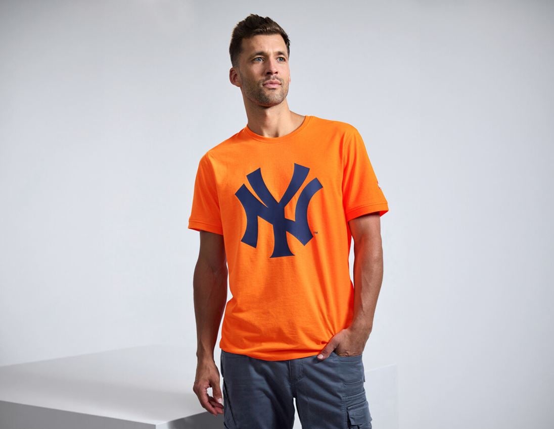 Clothing: MLB™ T-shirt neon + NY neon orange