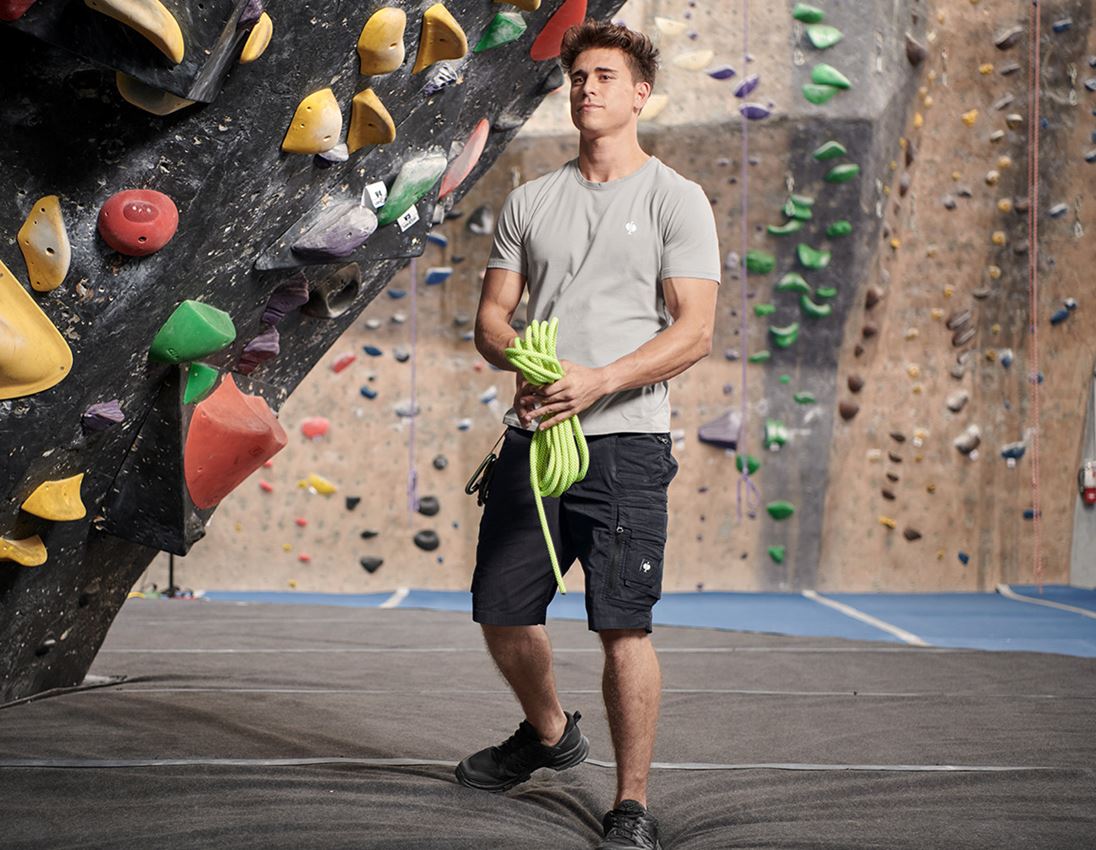 Topics: Cargo shorts e.s.motion ten Summer + black 1