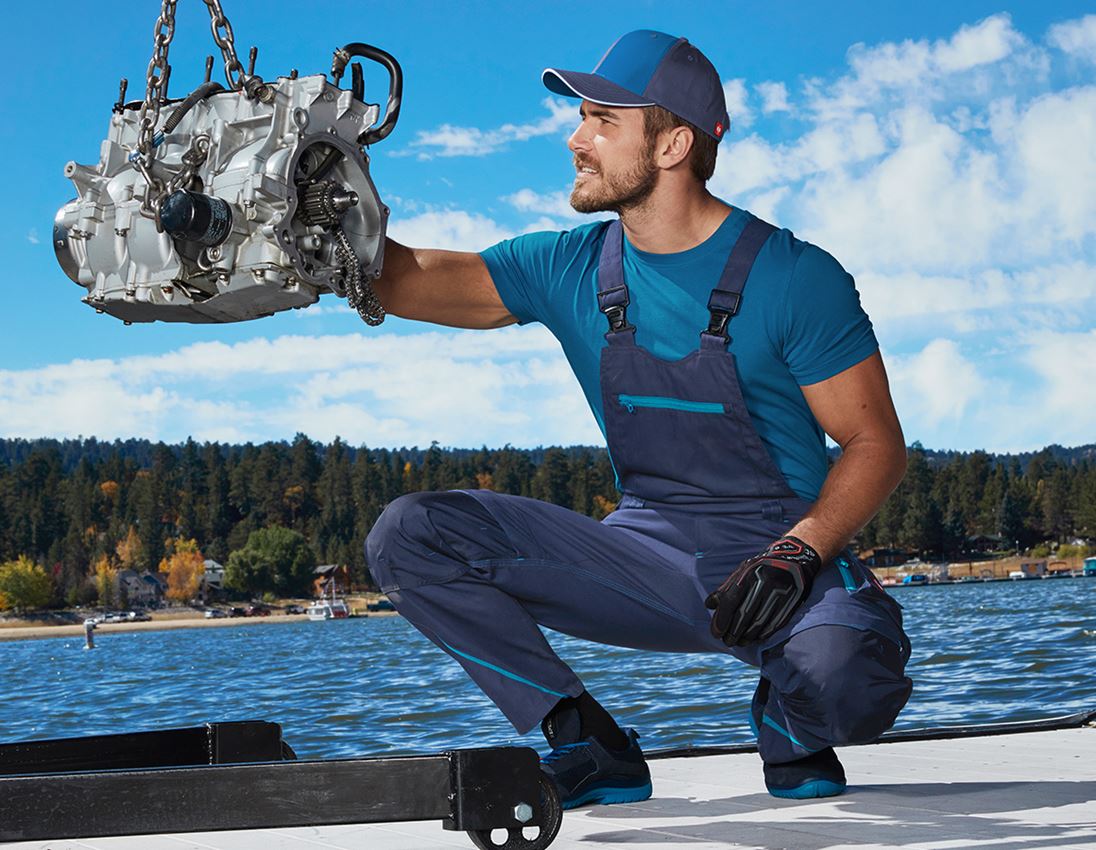 Topics: Bib & brace e.s.motion 2020 + navy/atoll 1