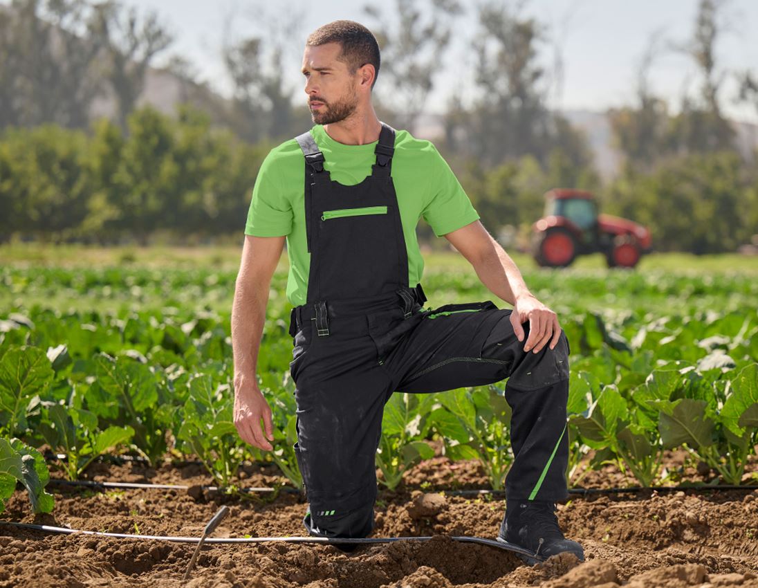 Topics: Bib & brace e.s.motion 2020 + black/seagreen 2