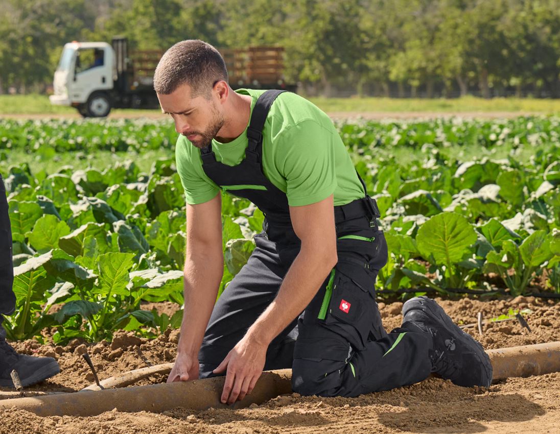 Topics: Bib & brace e.s.motion 2020 + black/seagreen 3