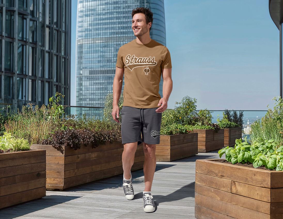 Accessories: Sweat shorts e.s.e:pic + carbongrey 1