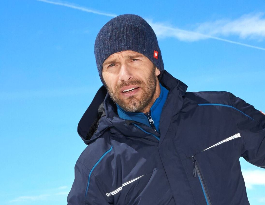 Winter accessories: e.s. Chunky knit hat + midnightblue