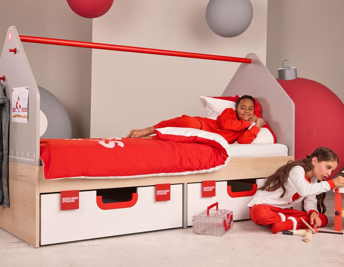 Accessories: e.s. Bed linen + straussred/white 3