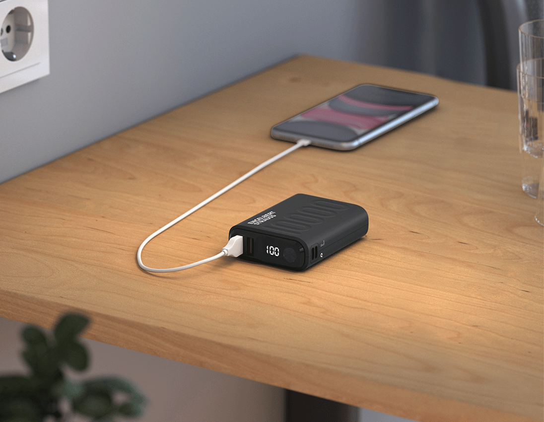 Electronics: Portable charger PD 10,000 mAh 1