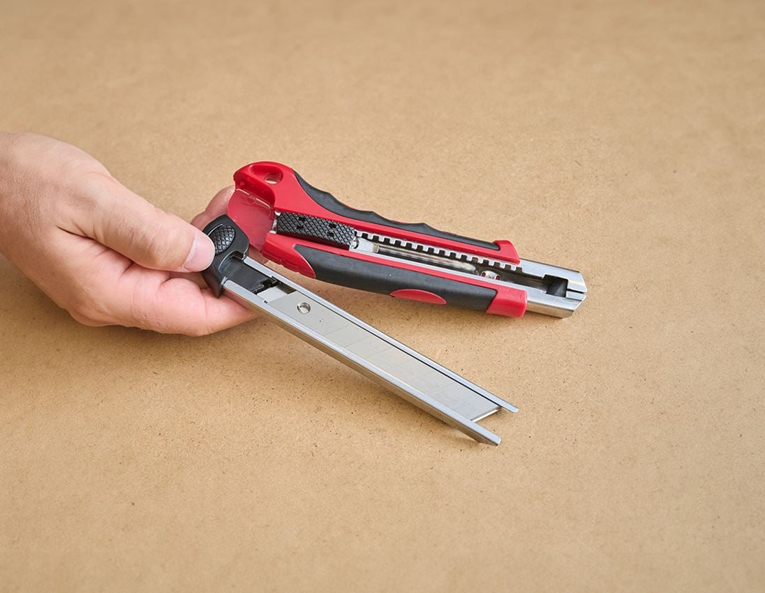 Knives: Cutter's Knife Pro, 18 mm