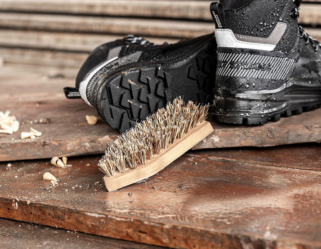 Shoe Care Products: Dirt Scrubbing brush