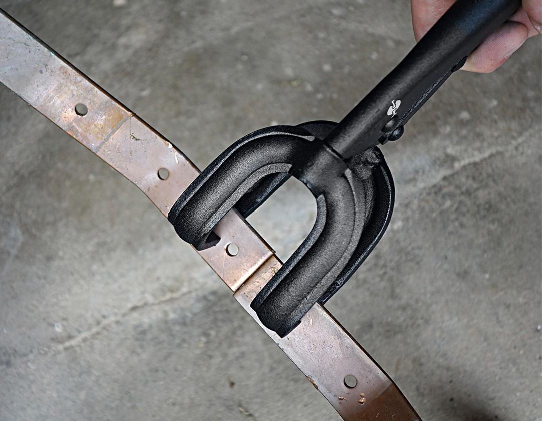 Tongs: e.s. Welder grip pliers