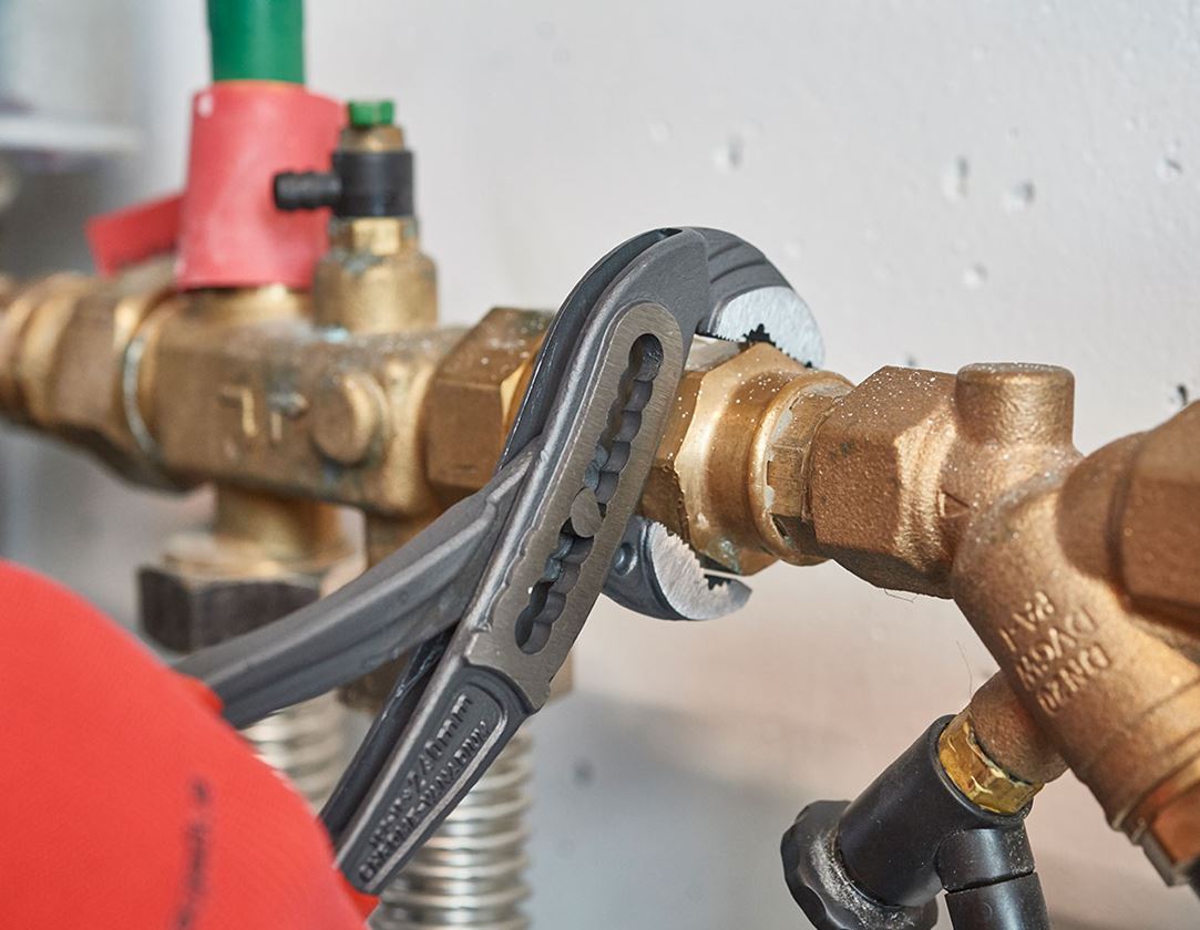 Tongs: e.s. Waterpump Pliers